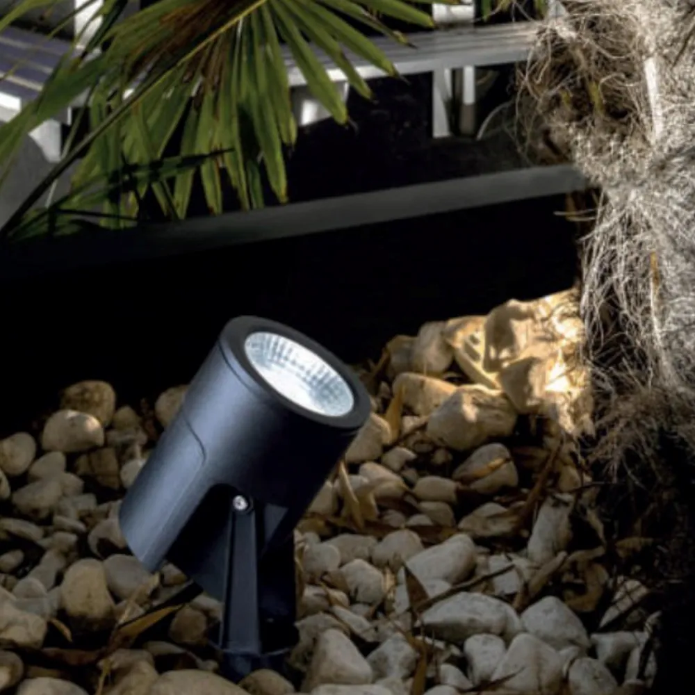Faretti Da Esterno-Selezionato da Mazzolaluce Faretto nero da giardino con picchetto led 7w 3000k ip65