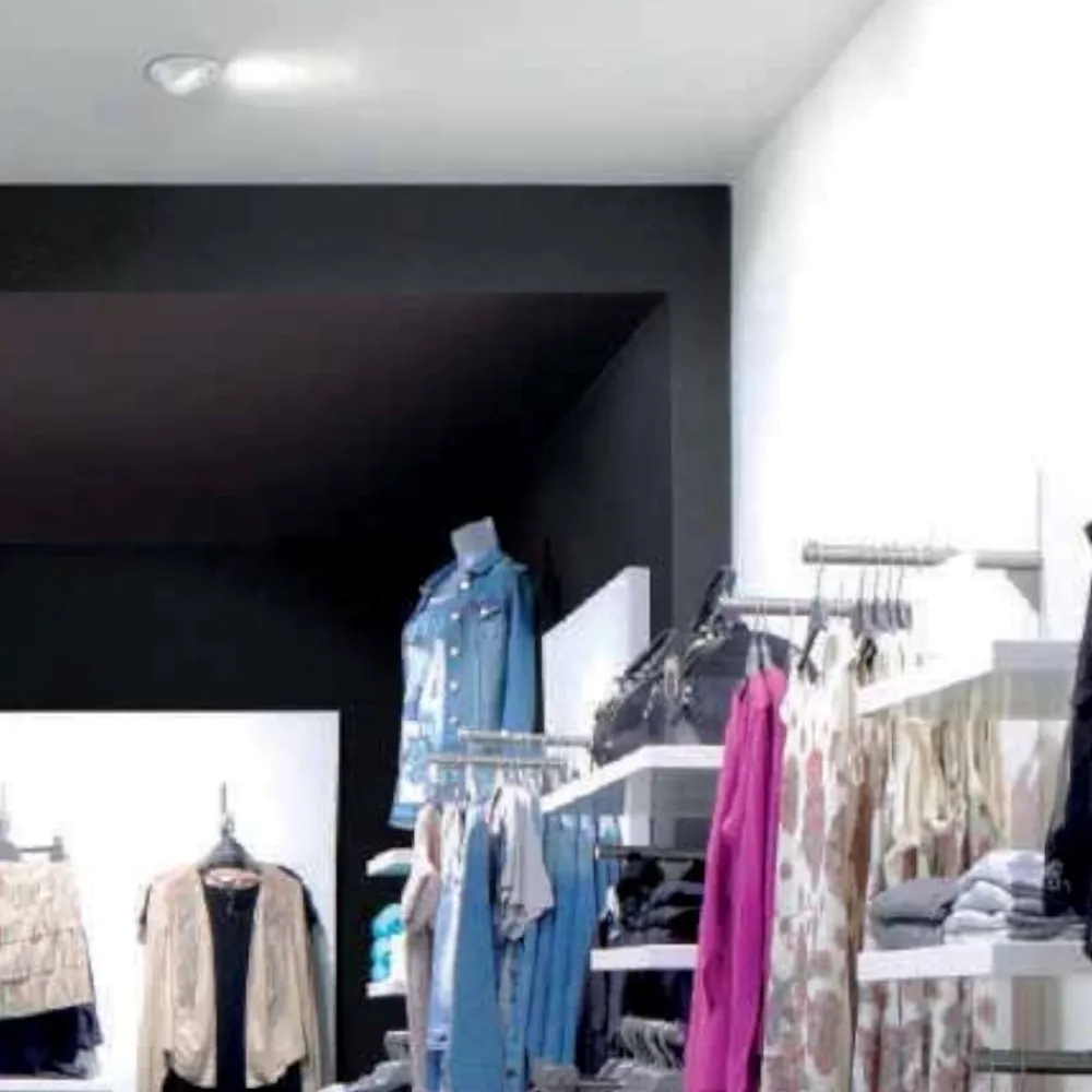 Faretti Da Incasso-Selezionato da Mazzolaluce Faretto nero rotondo orientabile da incasso a soffitto