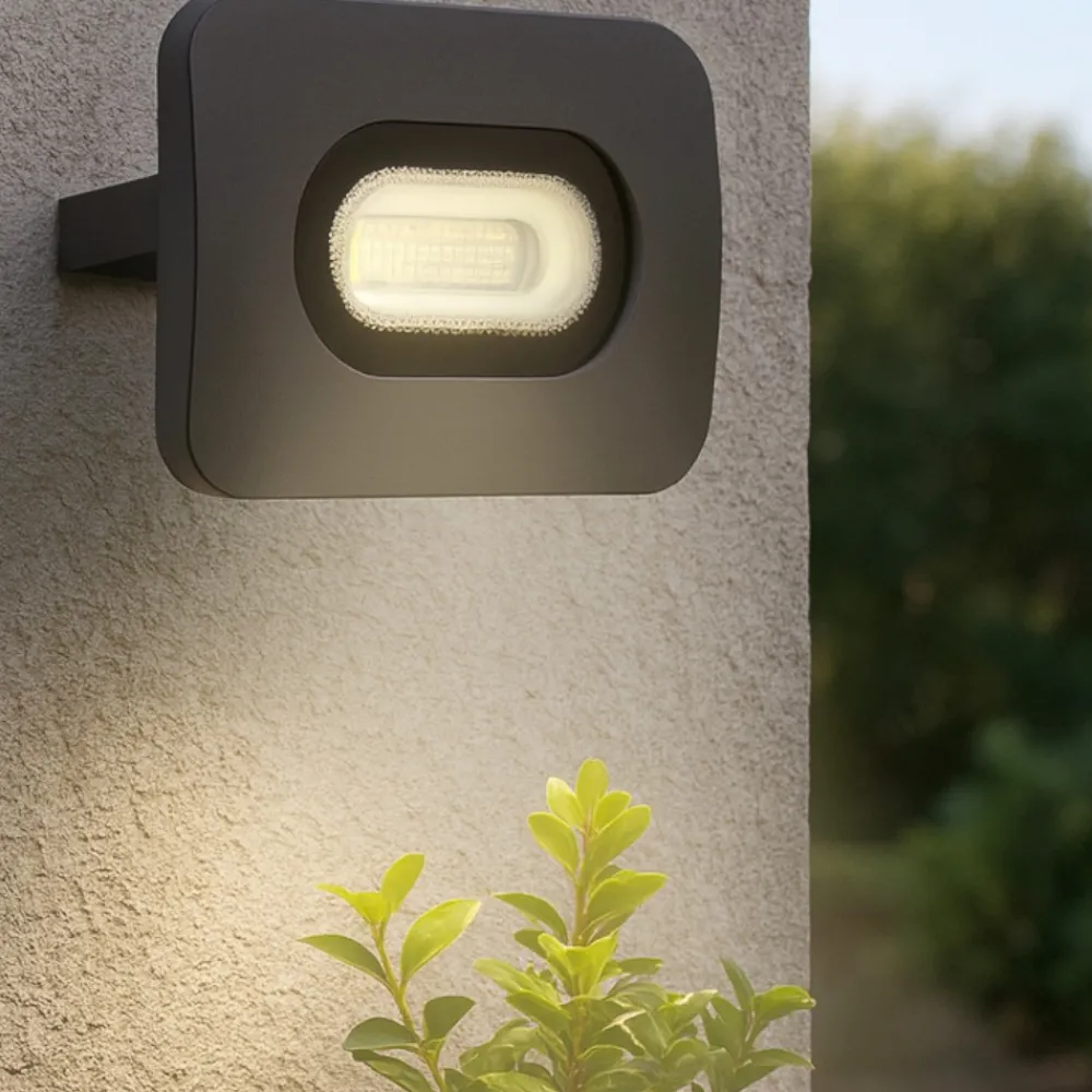 Faretti Da Esterno-Selezionato da Mazzolaluce Faro nero da esterno 50w 4000k orientabile ip65