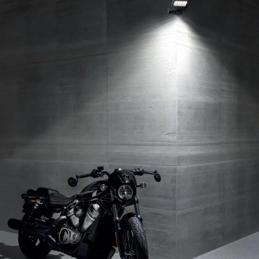 Faretti Da Esterno-Selezionato da Mazzolaluce Faro proiettore grigio per esterno led 35w 3000k ottica 120x60 ip67