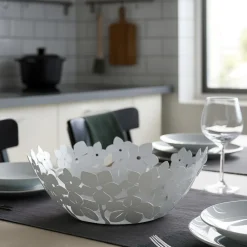 Soprammobili Moderni-Selezionato da Mazzolaluce Fior di loto grande centrotavola bianco marmo da cucina moderna