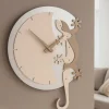 Orologi Da Parete Moderni-Selezionato da Mazzolaluce Geko orologio moderno da parete legno color sabbia