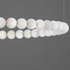 Lampadari Moderni-Selezionato da Mazzolaluce Grande lampadario moderno anello sfere vetro bianco oro led 3000k