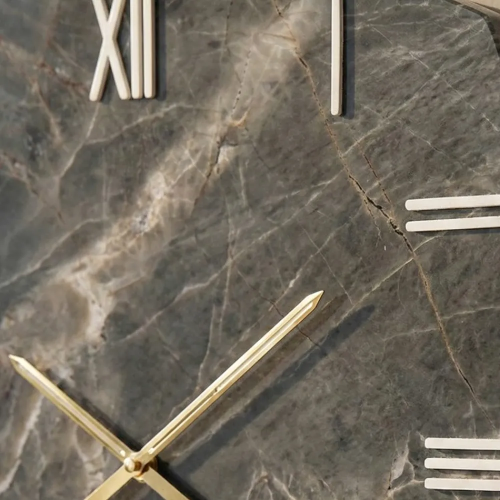 Orologi Da Parete Moderni-Selezionato da Mazzolaluce Grande orologio da parete 90cm design resina effetto marmo grigio