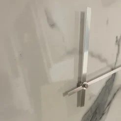 Orologi Da Parete Moderni-Selezionato da Mazzolaluce Grande orologio quadrato da muro specchio fume' marmo lamintato 100x110cm