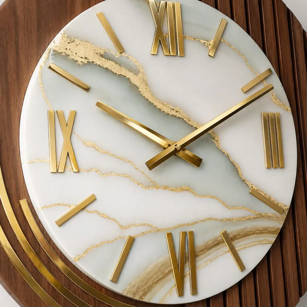 Orologi Da Parete Moderni-Selezionato da Mazzolaluce Grande orologio rotondo da muro effetto marmorizzato dettagli foglia oro 70cm