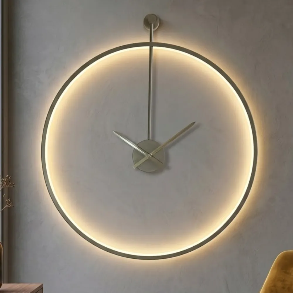 Orologi Da Parete Moderni-Selezionato da Mazzolaluce Grande orologio rotondo da parete retroilluminato tortora 80cm