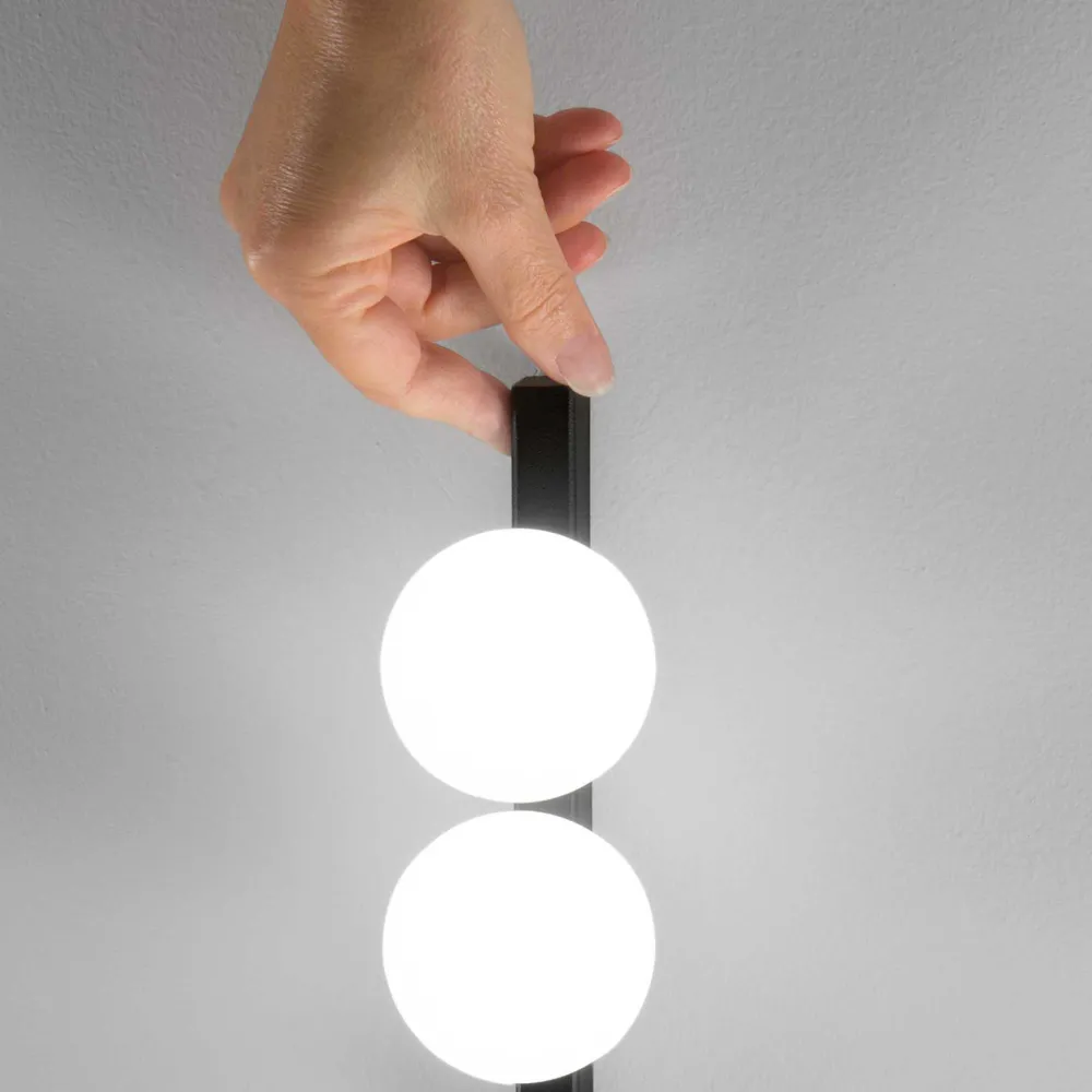 Applique Da Parete-Ideal Lux ping pong ap2 applique led 3000k nera due luci bocce vetro