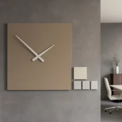 Orologi Da Parete Moderni-Selezionato da Mazzolaluce Kubo orologio da parete moderno legno colore caffelatte