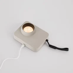 Abat Jour-Selezionato da Mazzolaluce Lampada abat-jour beige portatile moderna macchina fotografica