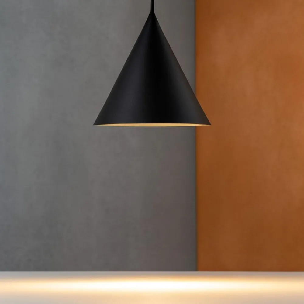 Lampade A Sospensione-Selezionato da Mazzolaluce Lampada a sospensione 26 cm cono di metallo nero per cucina
