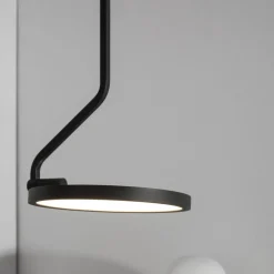 Lampadari Moderni-Selezionato da Mazzolaluce Lampada a sospensione con decentramento nera led 3000k orientabile