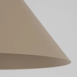 Lampade A Sospensione-Selezionato da Mazzolaluce Lampada a sospensione cono 21 cm sabbia per cucina