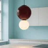 Lampade A Sospensione-Selezionato da Mazzolaluce Lampada a sospensione da cucina sfera vetro cporcellana bordeaux led 3000k