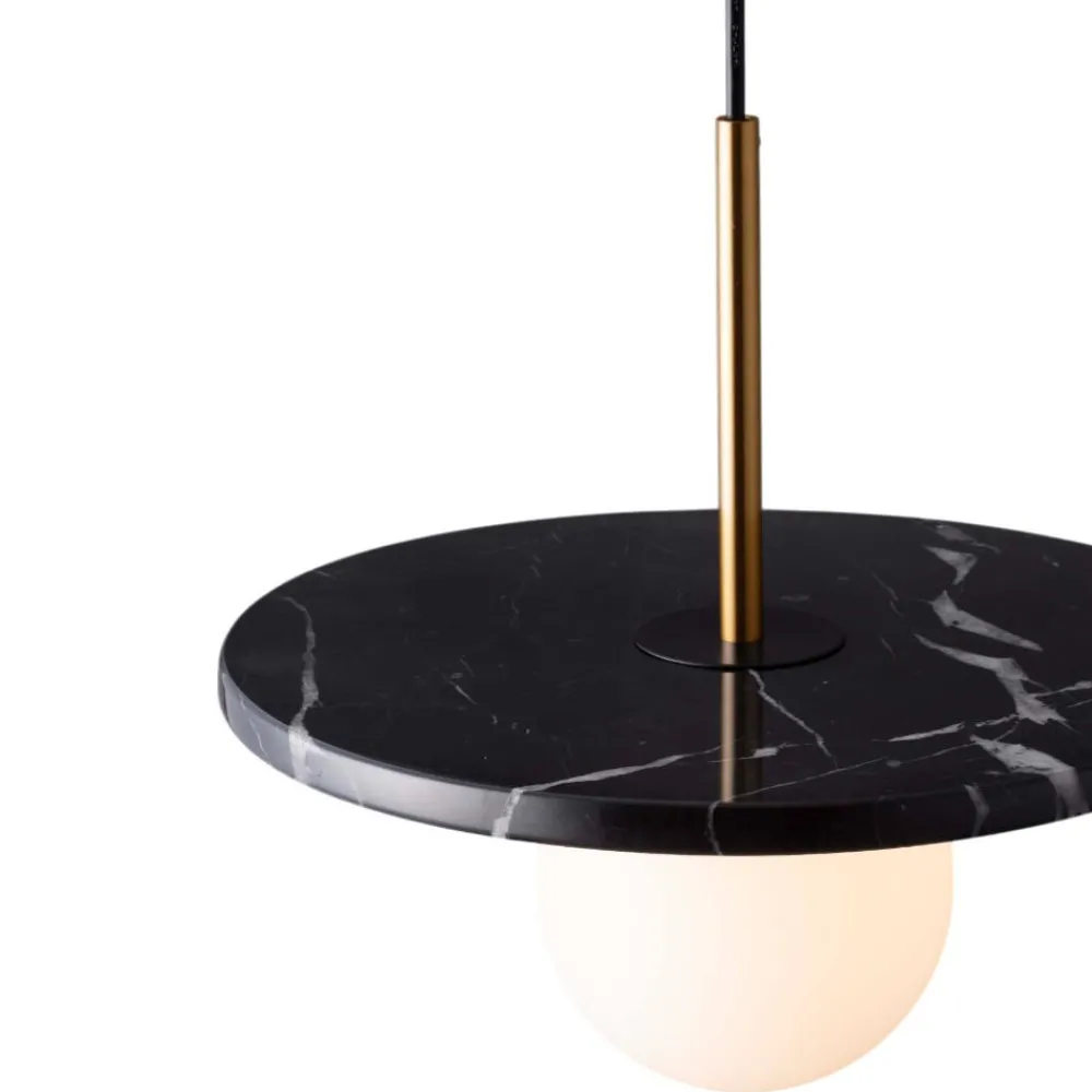 Lampade A Sospensione-Selezionato da Mazzolaluce Lampada a sospensione dor disco marmo nero con sfera di vetro