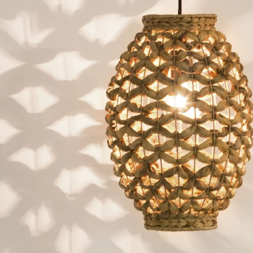 Lampade A Sospensione-Selezionato da Mazzolaluce Lampada a sospensione in rattan e giacinto essiccato