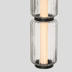 Lampade A Sospensione-Selezionato da Mazzolaluce Lampada a sospensione led nera tubolare in vetro trasparente rigato