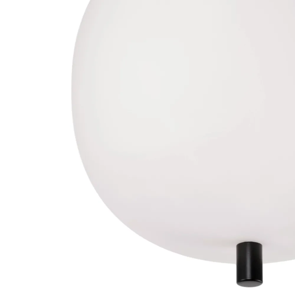 Lampade A Sospensione-Selezionato da Mazzolaluce Lampada a sospensione nera da comodino sfera vetro bianco