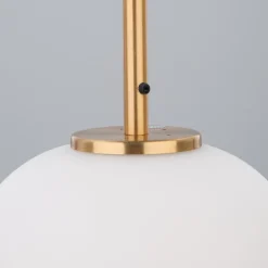 Lampade A Sospensione-Selezionato da Mazzolaluce Lampada a sospensione oro ottone vetro bianco