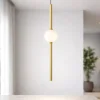 Lampade A Sospensione-Selezionato da Mazzolaluce Lampada a sospensione oro sfera bianca pendente per isola cucina