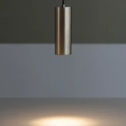 Lampade A Sospensione-Selezionato da Mazzolaluce Lampada a sospensione per isola cilindro grigio
