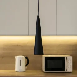 Lampade A Sospensione-Ondaluce Lampada a sospensione per isola cucina so noa cono nero luce diretta