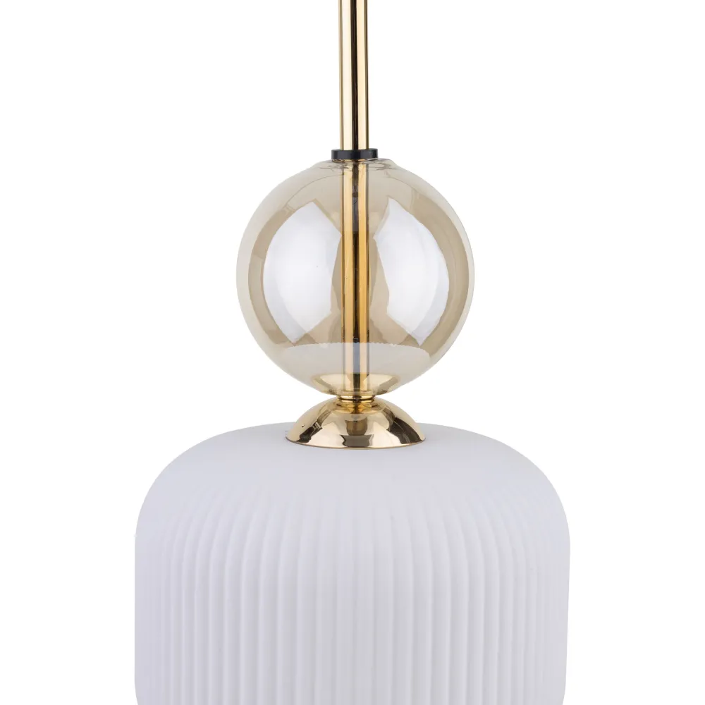 Lampade A Sospensione-Selezionato da Mazzolaluce lampada a sospensione tonda in vetro bianco sfera ambra
