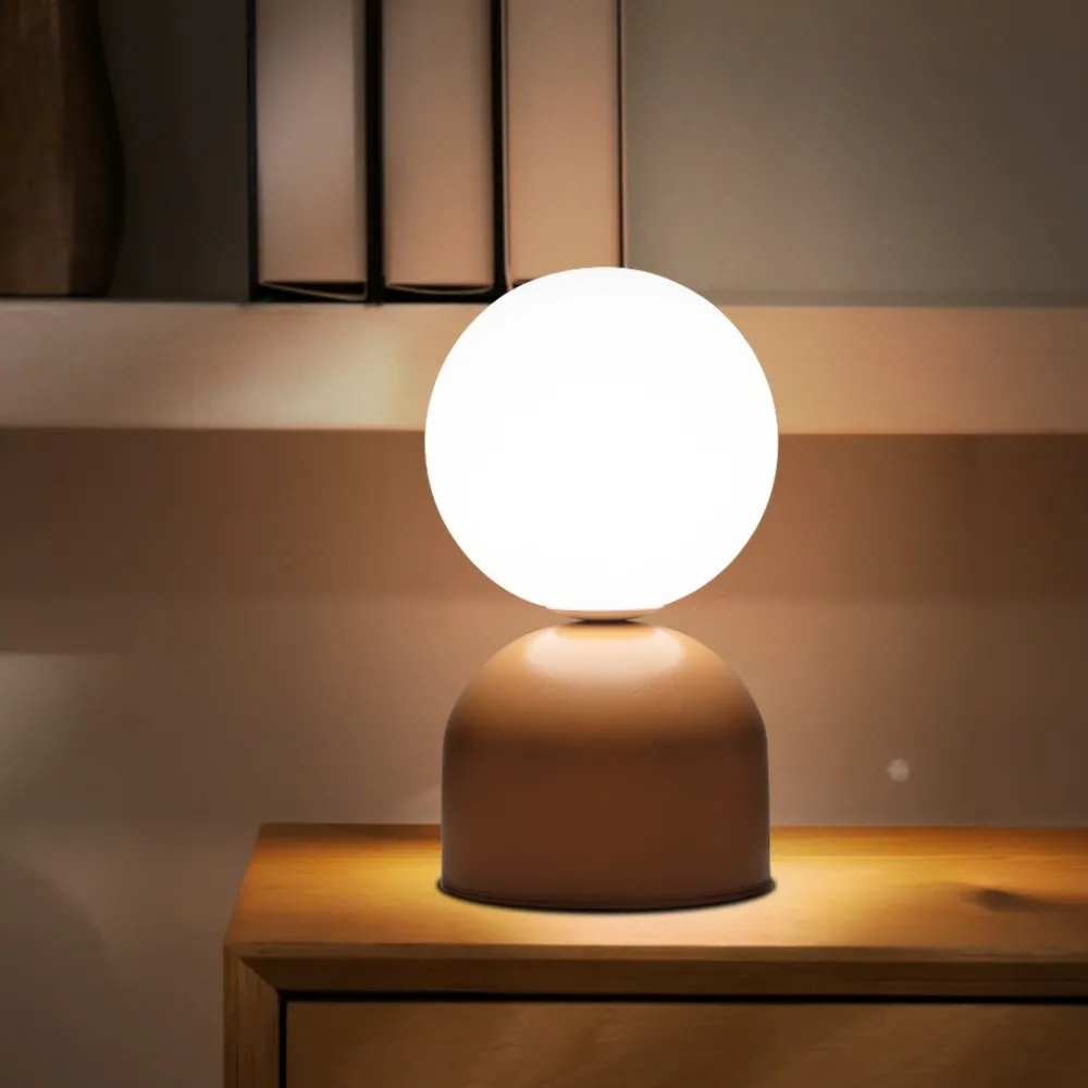 Abat Jour-Selezionato da Mazzolaluce Lampada da comodino arancione design moderna sfera di vetro bianca