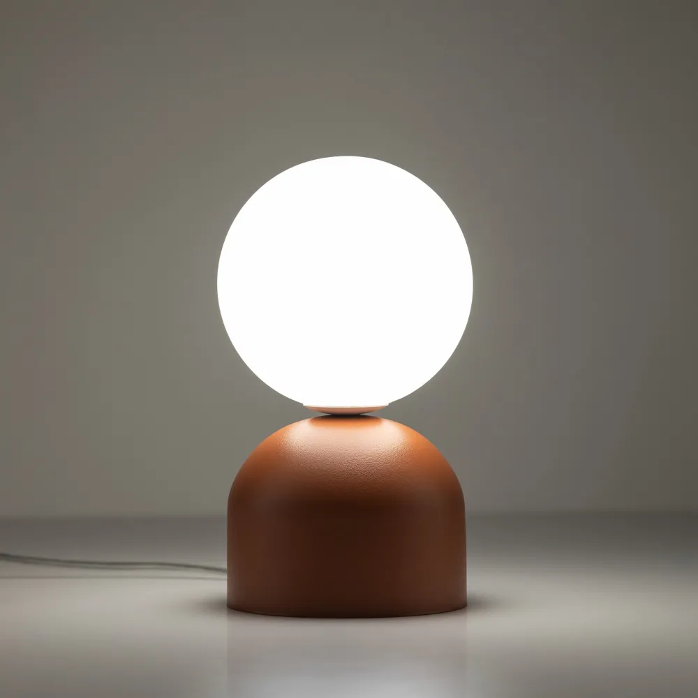 Abat Jour-Selezionato da Mazzolaluce Lampada da comodino colore mattone sfera bianca design moderna