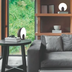 Abat Jour-Selezionato da Mazzolaluce Lampada da comodino nera design moderna led 12w 3000k
