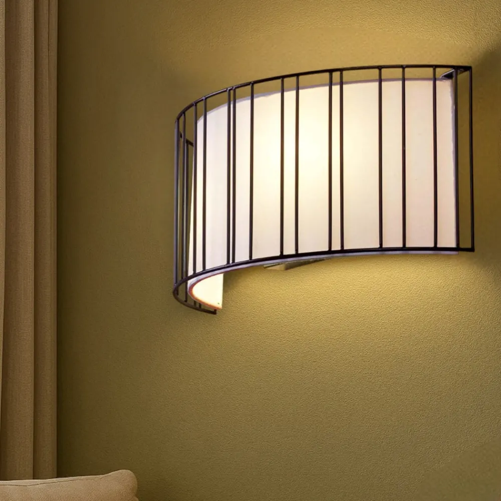 Applique Da Parete-Selezionato da Mazzolaluce Lampada da parete applique nero paralume bianco moderna