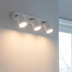 Applique Da Parete-Selezionato da Mazzolaluce Lampada da parete bianca 3 luci orientabili per interno