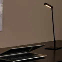 Lampade Da Tavolo-Selezionato da Mazzolaluce Lampada da scrivania nera design moderna sottile led 3w 2700k