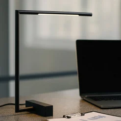 Lampade Da Tavolo-Selezionato da Mazzolaluce Lampada da scrivania nera design moderna led 3000k