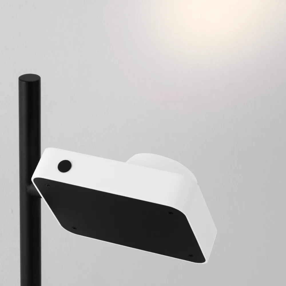 Lampade Da Tavolo-Selezionato da Mazzolaluce Lampada da tavolo bianca design moderna macchina fotografica