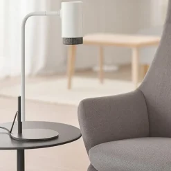 Lampade Da Tavolo-Selezionato da Mazzolaluce Lampada da tavolo bianca orientabile minimal