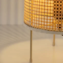 Lampade Da Tavolo-Selezionato da Mazzolaluce Lampada da tavolo cilindrica in rattan intrecciato