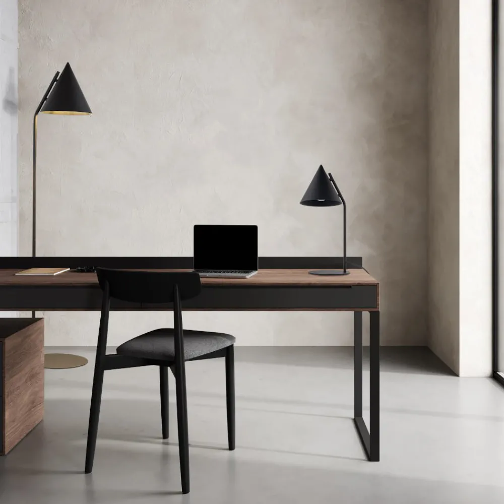 Lampade Da Tavolo-Selezionato da Mazzolaluce Lampada da tavolo cono nero design moderna
