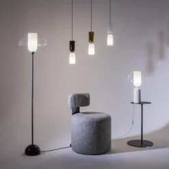 Lampade Da Tavolo-Selezionato da Mazzolaluce Lampada da tavolo per salone moderna bianca in metallo e ceramica