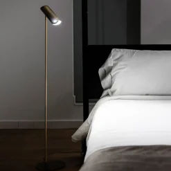 Lampade Da Terra-Selezionato da Mazzolaluce Lampada da terra bronzo elegante orientabile