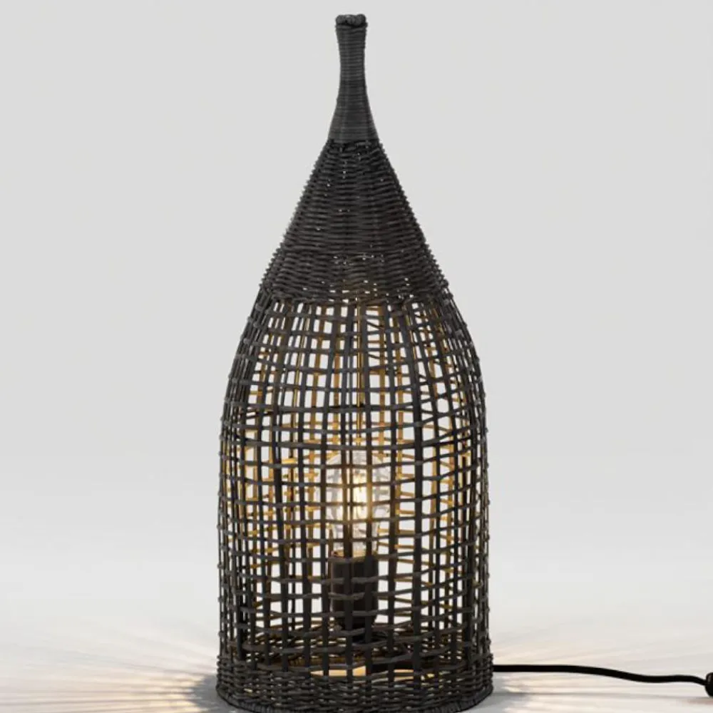 Lampade Da Terra-Selezionato da Mazzolaluce Lampada da terra contemporanea nera in rattan