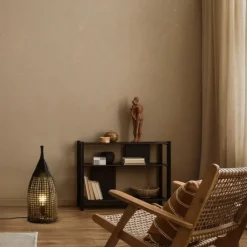 Lampade Da Terra-Selezionato da Mazzolaluce Lampada da terra contemporanea nera in rattan