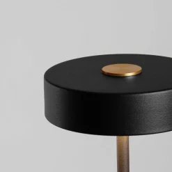Lampade Da Terra-Selezionato da Mazzolaluce Lampada da terra design minimale nera moderna led