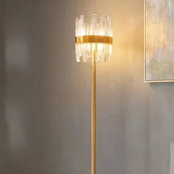 Lampade Da Terra-Selezionato da Mazzolaluce Lampada da terra elegante contemporanea in cristallo e finitura ottone