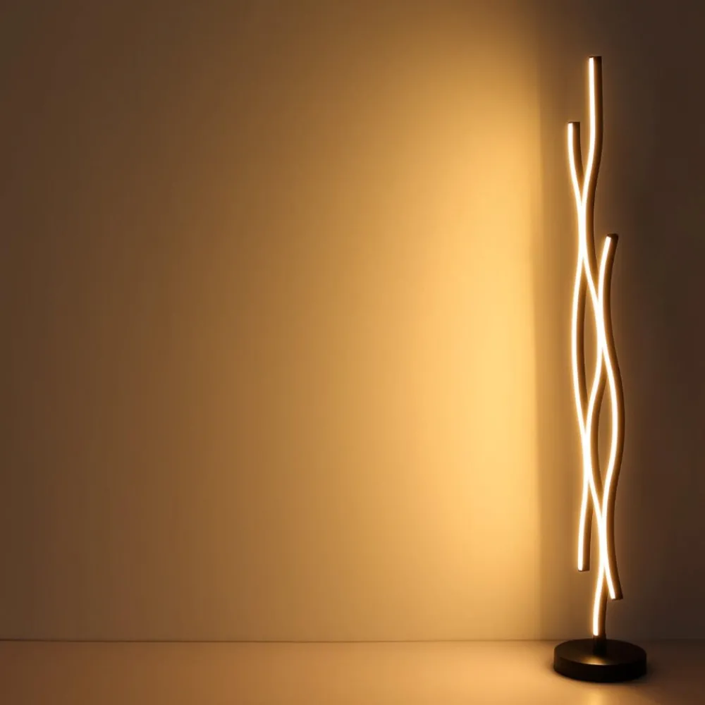 Lampade Da Terra-Selezionato da Mazzolaluce Lampada da terra led nero marrone effetto legno design moderna per soggiorno