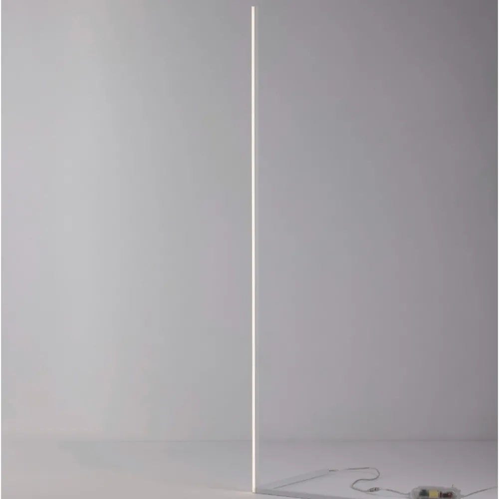 Lampade Da Terra-Selezionato da Mazzolaluce Lampada da terra led 18w 3000k minimale bianco design moderna