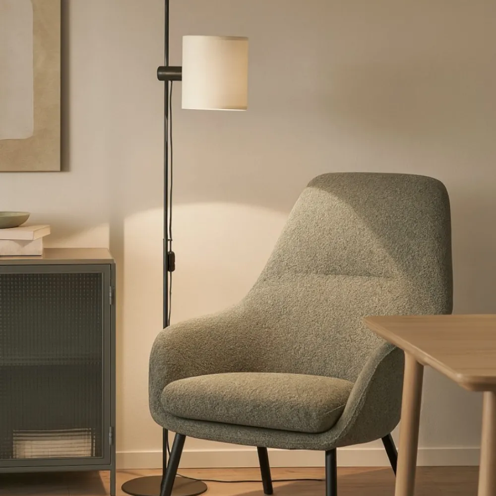 Lampade Da Terra-Selezionato da Mazzolaluce Lampada da terra metallo nero paralume beige orientabile