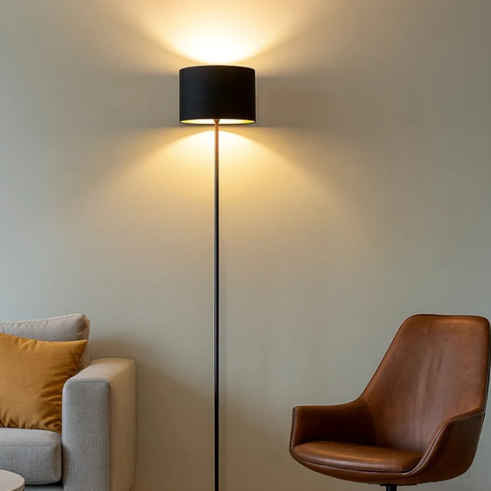 Lampade Da Terra-Selezionato da Mazzolaluce Lampada da terra nera dal design moderno minimale
