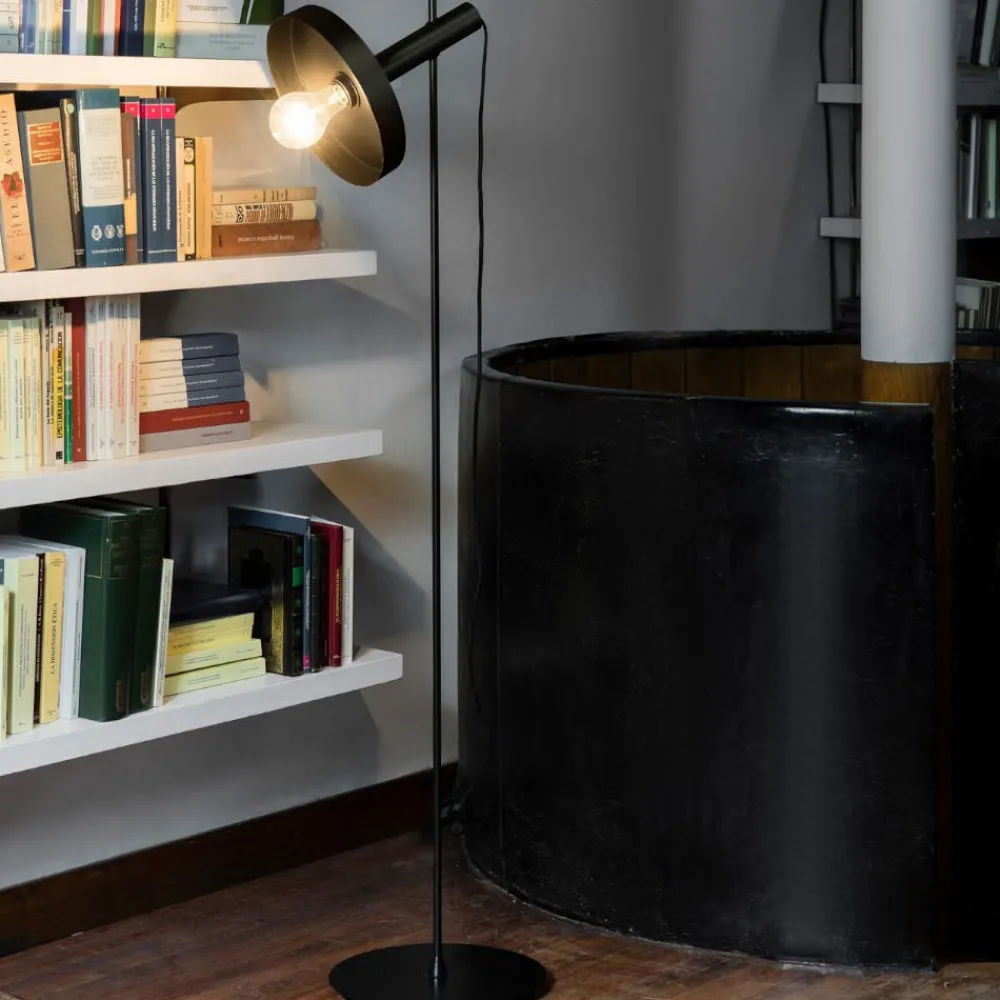 Lampade Da Terra-Selezionato da Mazzolaluce Lampada da terra orientabile industrial metallo nero