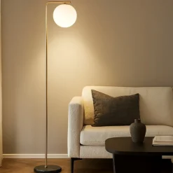 Lampade Da Terra-Selezionato da Mazzolaluce Lampada da terra oro base marmo nero sfera vetro bianco